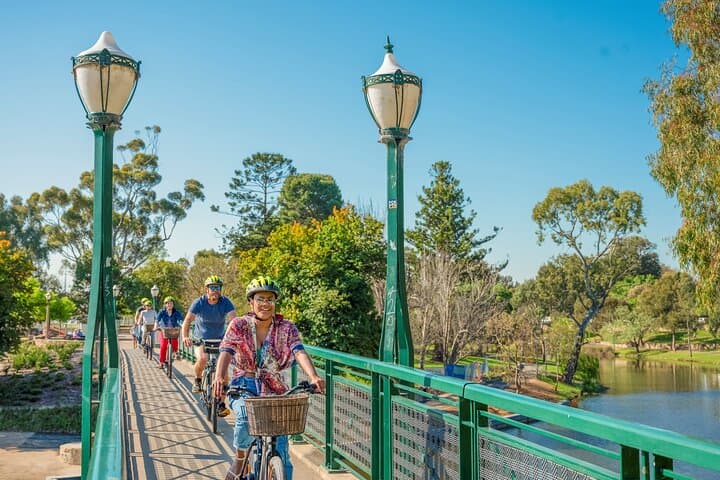 Adelaide Scenic E-Bike Tour and Wine Tasting: River Torrens Ride & Wine Flight