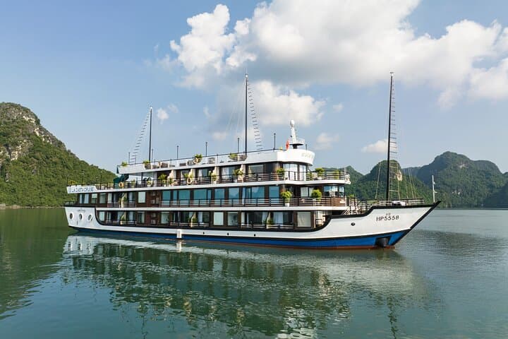 La Casta Cruise: 2-Day Luxury Halong & Lan Ha Bay Overnight