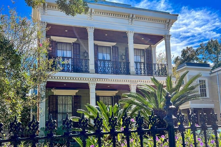 Garden District Walking Tour: Historic Mansions, Lafayette Cemetery & Local Secrets photo 6