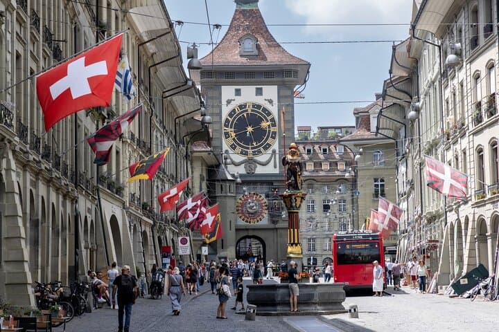 Bern Walking Tour: Best of Old Town Guided Cultural Exploration photo 6