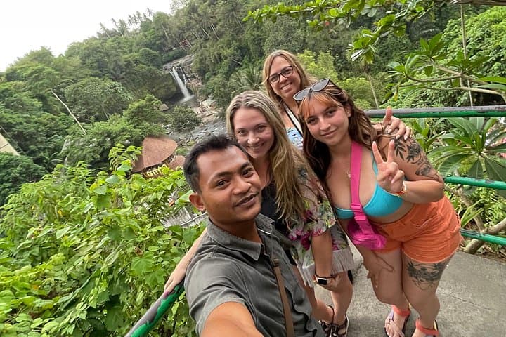 Ubud Cultural & Spring Temple Private Guided Tour — Tegalalang, Tirta Empul & Tegenungan photo 3