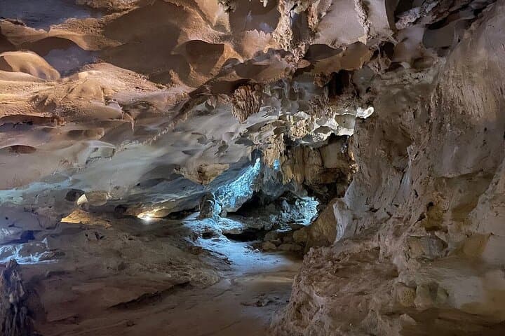 Ninh Binh to Bai Tu Long Bay: 2-Day Tam Coc, Mua Cave & Bai Tu Long Cruise photo 5