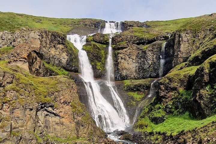 Stuðlagil Canyon and Vök Baths Day Tour: Basalt Columns, Turquoise River & Geothermal Soaks photo 4