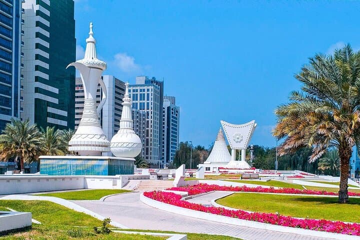 Abu Dhabi City Tour + Warner Bros World Ticket — Full-Day Trip from Dubai photo 5