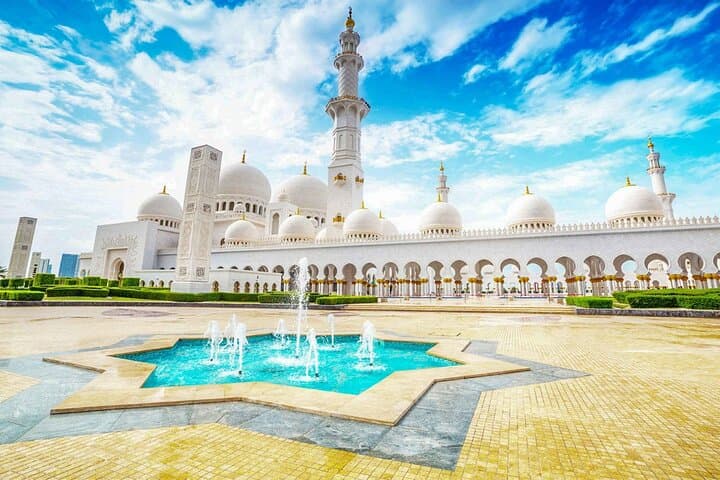 Abu Dhabi City Tour + Warner Bros World Ticket — Full-Day Trip from Dubai photo 6