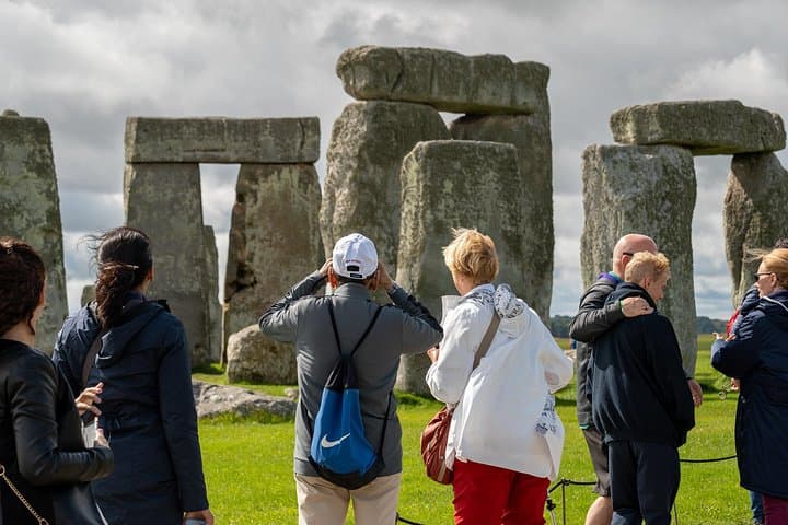 Stonehenge Day Trip from Southampton to London — Cruise Transfer with Entry photo 2