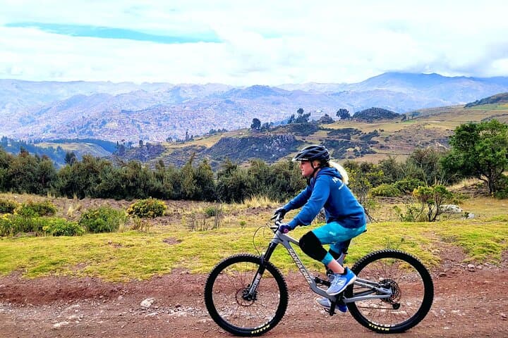 Cusco Bike & Ceviche Tour: Mountain Biking to Yunkaypata with Ceviche Class photo 4