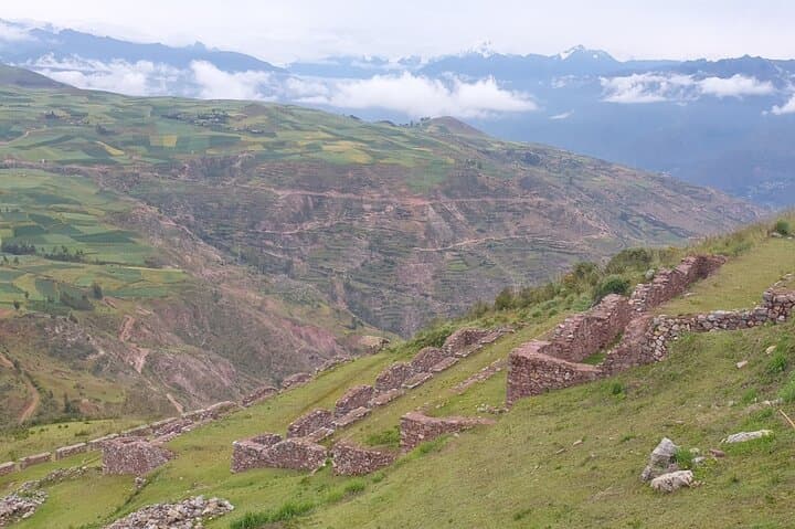 Hike with Llamas and Textile Workshop in Chinchero — Andean Colors Experience photo 2