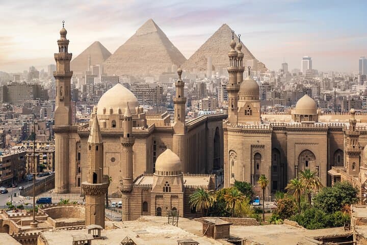 Giza Pyramids to Khan el-Khalili: Full-Day Private Tour from Cairo photo 3