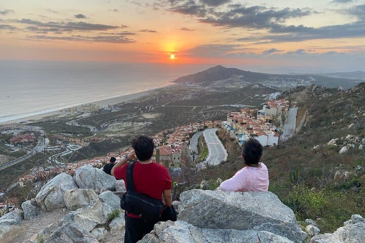 Sunset Hike to Cabo San Lucas Viewpoint — 2.5K Ocean & Whale-Watching Trail