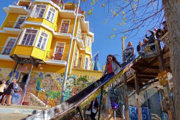 Day Trip from Santiago: Casablanca Winery, La Sebastiana & Viña del Mar Highlights