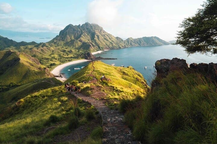 Komodo National Park One-Day Fast-Boat Tour from Labuan Bajo photo 2