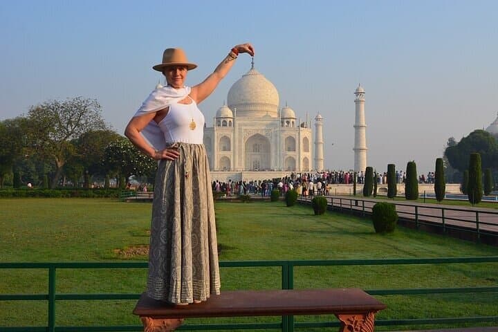 Taj Mahal Same Day Luxury Tour by Superfast Train from Delhi photo 5
