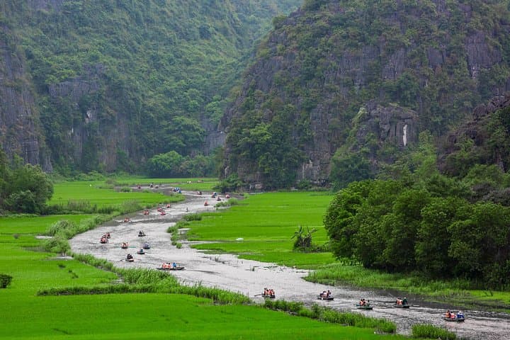 Ninh Binh Full-Day Limousine Tour: Tam Coc, Hang Mua & Hoa Lu photo 5
