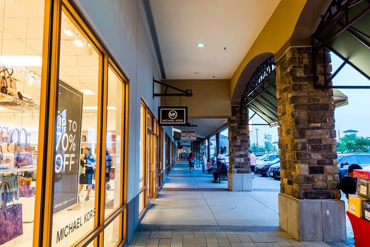Private Shopping Tour from Dallas to Allen Premium Outlets — Outlet Guide & Tips photo 5
