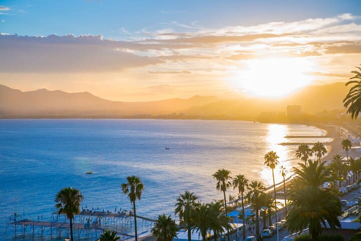 Private 5-Hour Tailor-Made French Riviera Excursion from Cannes
