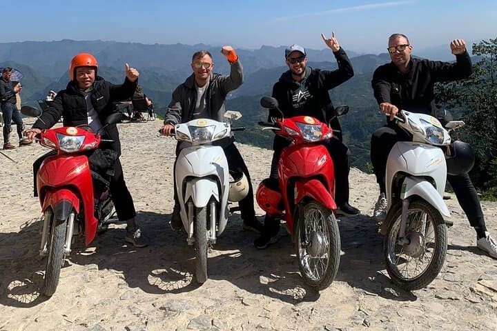 Ha Giang Loop 4-Day Adventure from Sa Pa: Ma Pi Leng, Dong Van & Nho Que