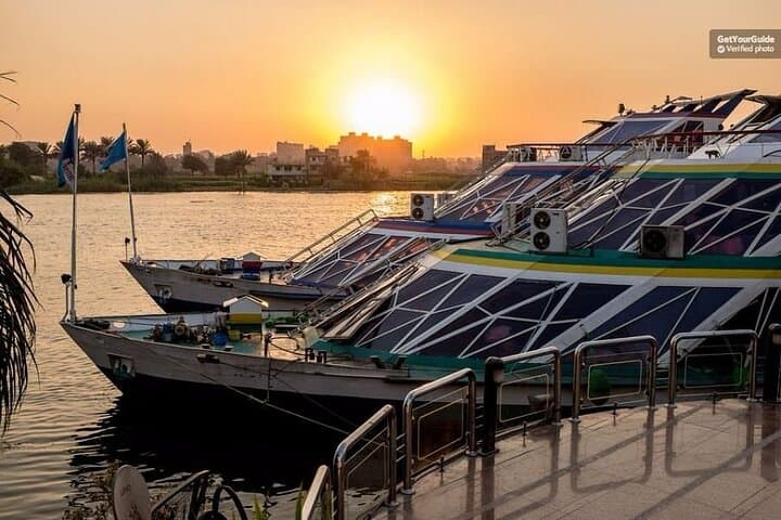 Cairo Nile Dinner Cruise with Folkloric Show — Evening Buffet on the River photo 5