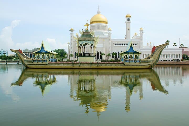 Full-Day Brunei Heritage Private Tour: Bandar Seri Begawan Highlights photo 5