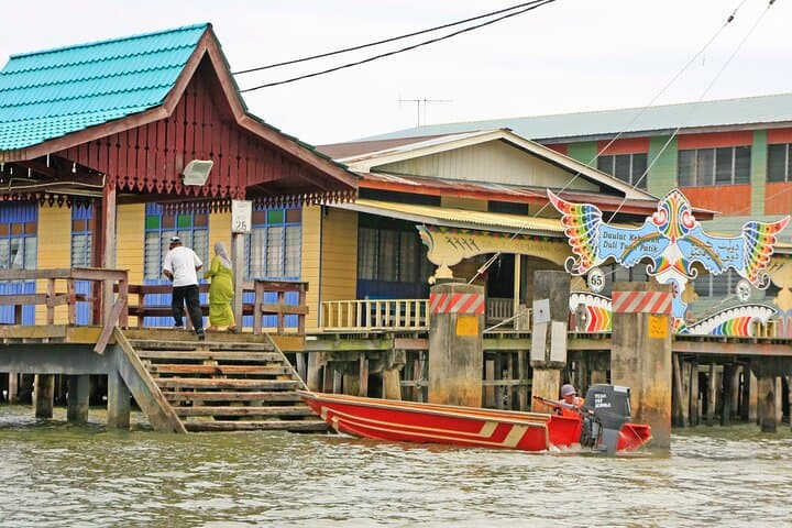 Full-Day Brunei Heritage Private Tour: Bandar Seri Begawan Highlights photo 2