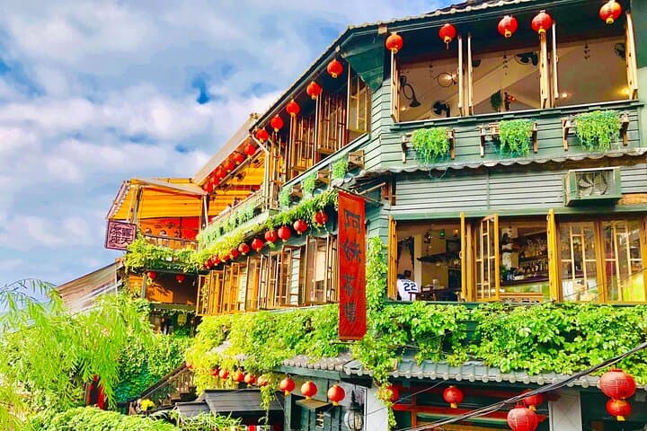 Private Taipei Car Charter — 9-Hour Custom City and Coast Sightseeing photo 4