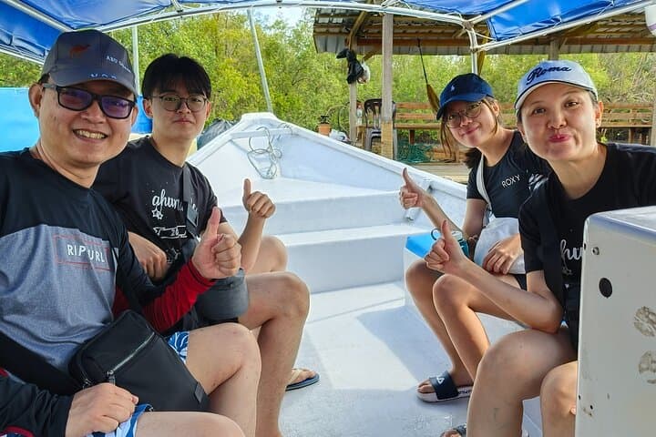 Langkawi Mangrove Safari: Kilim River Small-Boat Tour with Eagles & Bat Caves