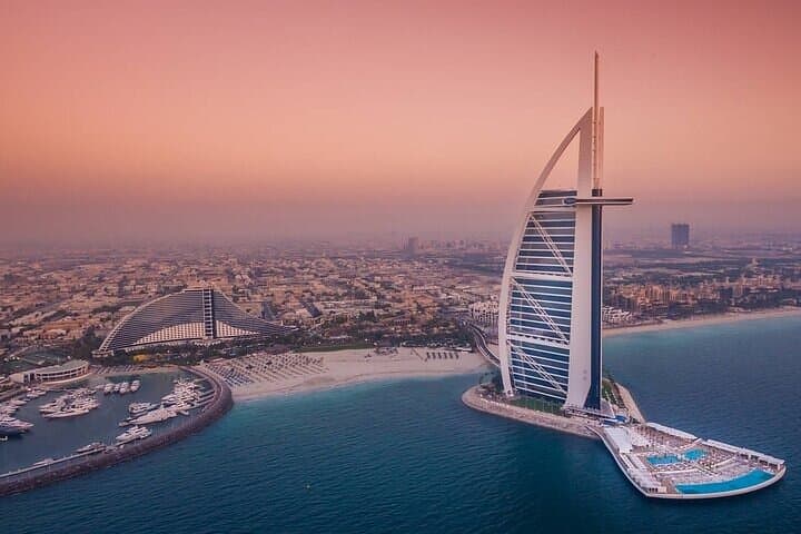Dubai Luxury Sunset Yacht Cruise with Dinner & Drinks (2-Hour) photo 3