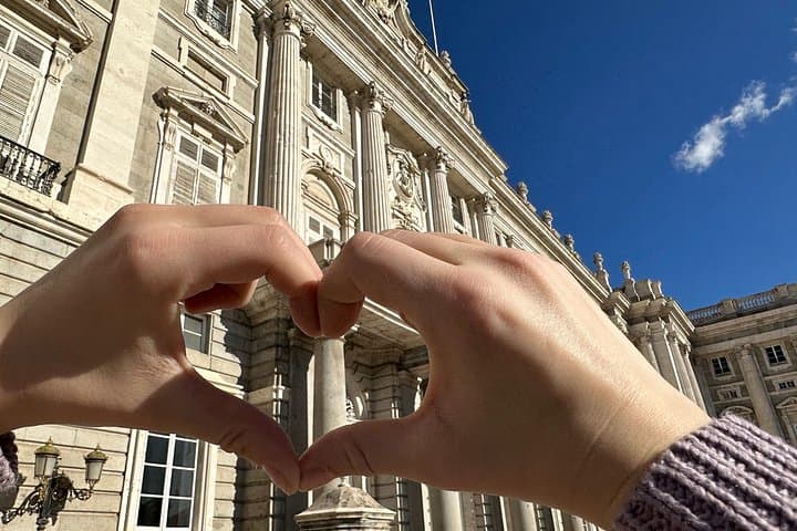 Family-Friendly Madrid Royal Palace Tour: Skip-the-Line Guided Visit for Kids photo 1