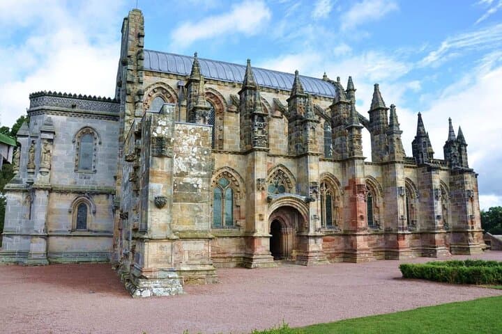 Roslin Christmas Walking Tour: Rosslyn Chapel, Castle & Glen in 2 Hours photo 5