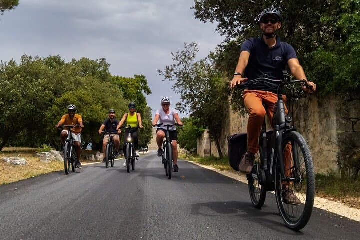 Full-Day E-Bike Tour in Luberon from Aix-en-Provence: Villages, Vines & Views photo 4