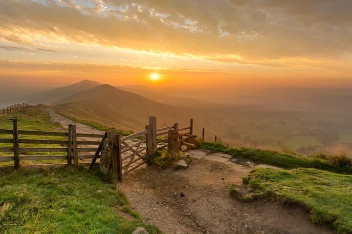 Chatsworth & Peak District Day Tour from Manchester — Buxton, Chatsworth House & Countryside Views photo 6