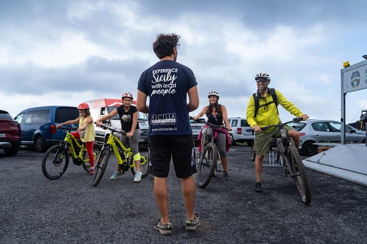 Full Circuit of Mount Etna by E‑MTB: One‑Day Circumnavigation from Catania