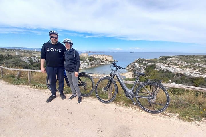 Ortigia Bike Tour from Syracuse — Private 3-Hour Historical & Coastal Ride photo 1