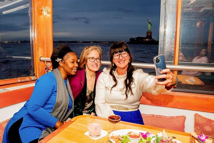 Experience New York's Holiday Magic on a Festive Lights Cruise photo 3