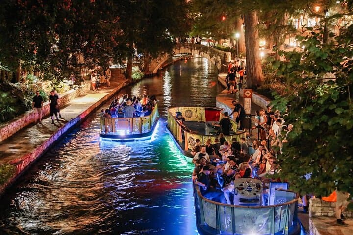 San Antonio Haunted Pub Crawl: Ghosts, Booze & River City Tales photo 2