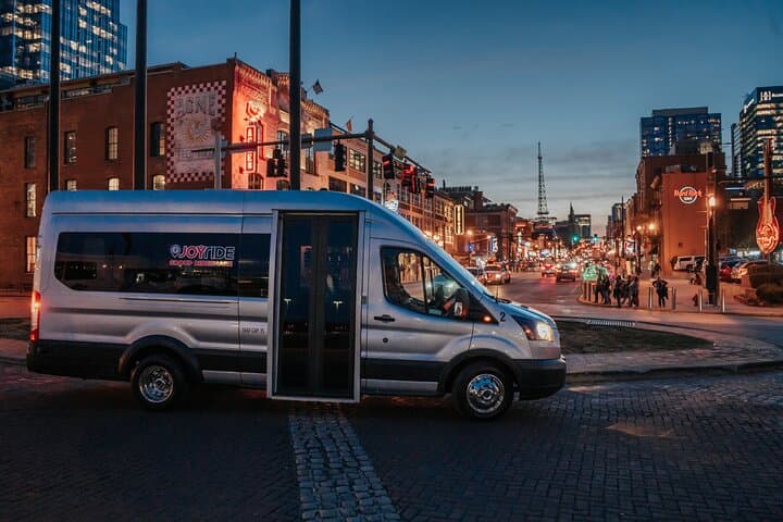 Nashville Airport Group Transfer: BNA to Downtown Shuttle photo 2