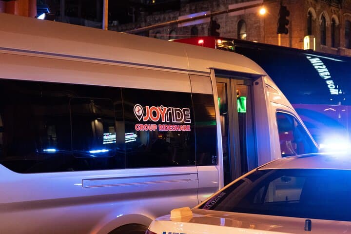 Nashville Airport Group Transfer: BNA to Downtown Shuttle photo 4