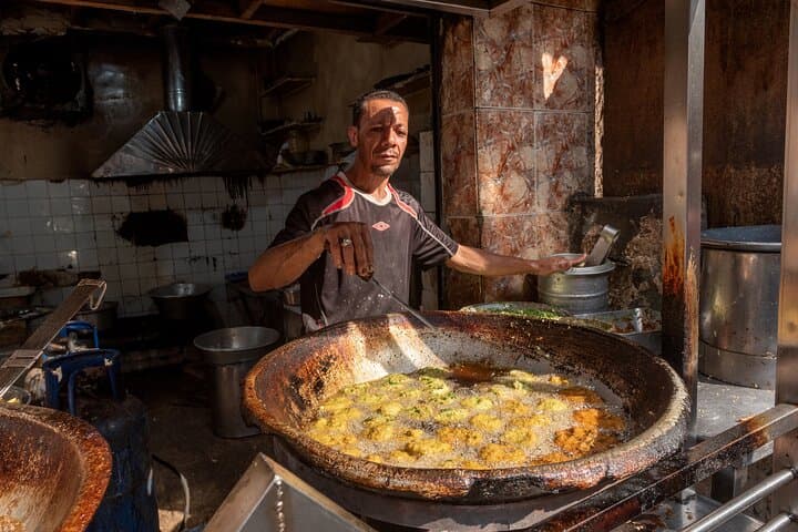 Cairo Private Food Tour: 4-Hour Street Food & Local Eats Experience