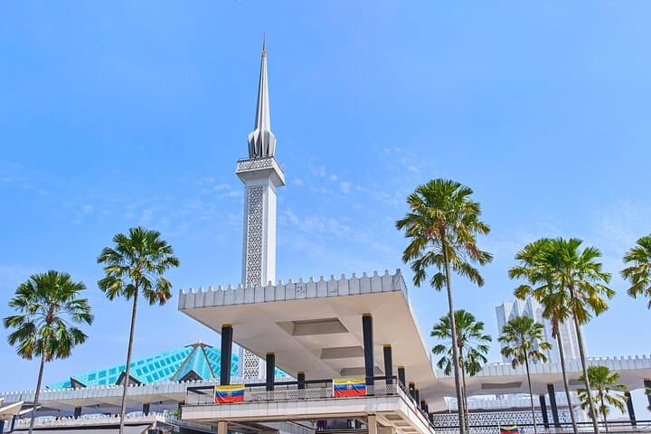 Kuala Lumpur in Four Hours: Private 13-Landmark City Tour photo 3