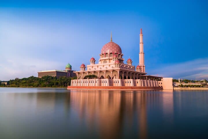 Putrajaya Private Tour: Pink Mosque, Lake Cruise & Iconic Bridges