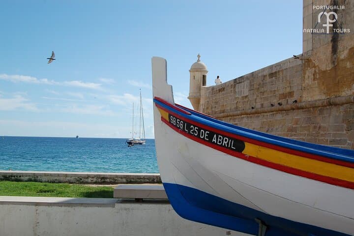 Private Half-Day Arrábida Tour with Wine Tasting from Sesimbra