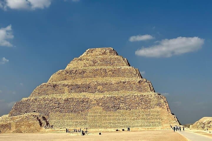 Private Day Tour: Pyramids of Giza & Saqqara Step Pyramid - Guided Egypt Day Trip