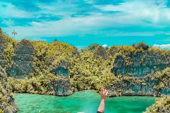 Piaynemo & Raja Ampat Day Tour from Sorong — Snorkel, Viewpoints & Sandbanks photo 5