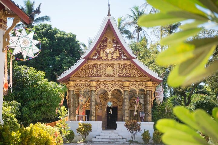Full-Day Private Tour in Luang Prabang: Temples, Royal Palace & Mount Phou Si