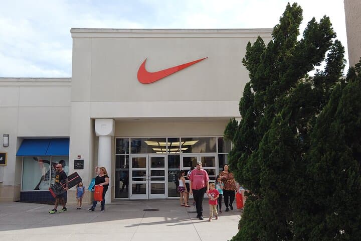 Private Orlando Outlets Shuttle: 4–5 Hour Hotel Pickup to Orlando International Premium Outlets photo 6