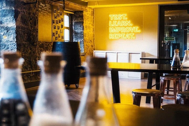 Holyrood Distillery Gin Tasting and Cocktail Workshop in Edinburgh photo 3