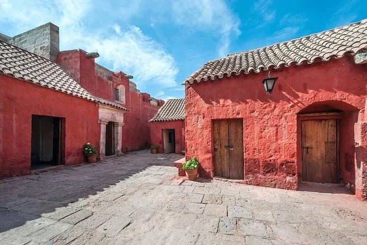 Arequipa Viewpoints & Santa Catalina Monastery Tour — Volcano Views, Colonial Streets & Mini Alpaca Farm photo 3