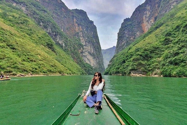 Ha Giang Loop 3-Day Private Luxury Tour from Hanoi — Ma Pi Leng, Heaven Gate & H’mong Palace photo 1