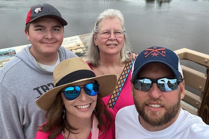 Cheeky Carolina Beach Scavenger Hunt: Interactive Coastal Scavenger Hunt in Carolina Beach photo 6