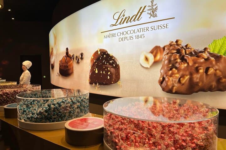 Zurich Small-Group Walking Tour, Lake Cruise & LINDT Home of Chocolate Experience photo 3